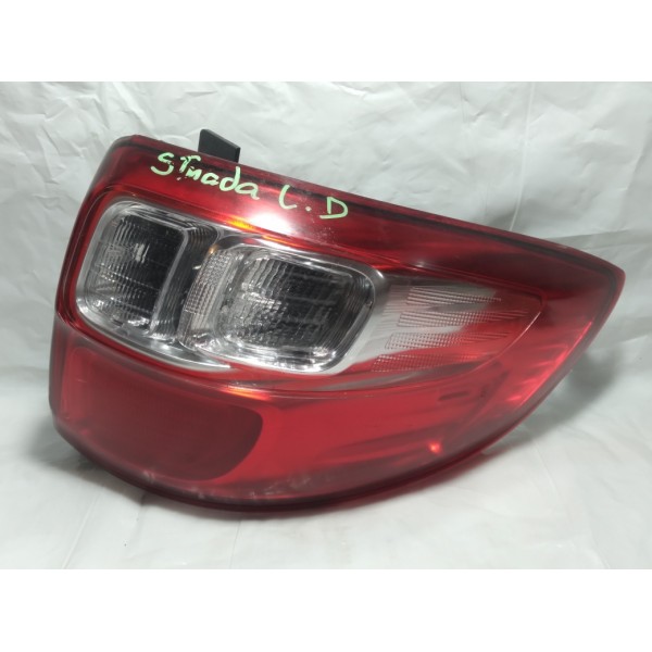 Lanterna Traseira Direita Fiat Strada 2014