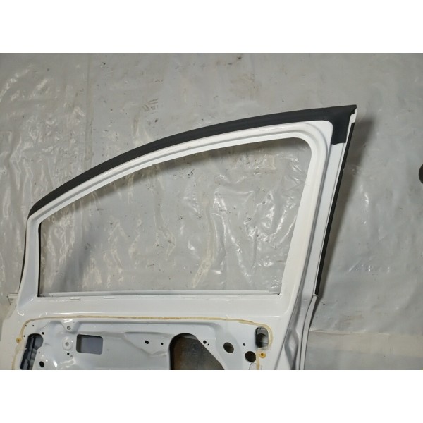 Porta Dianteira Direita Fiat Linea Punto 2009 Com Detalhe