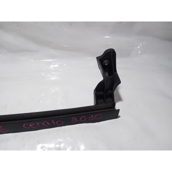 Guia Canaleta Vidro Porta Dianteira Esquerda Kia Cerato 2010