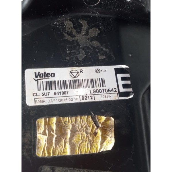 Farol Lado Esquerdo Vw Saveiro G7 2018 Recuperado