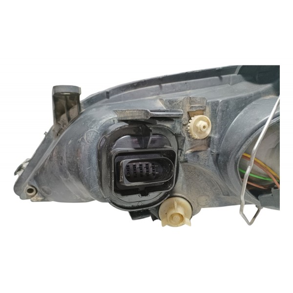Farol Lado Direito Máscara Negra Gm Zafira 2001 Recuperado