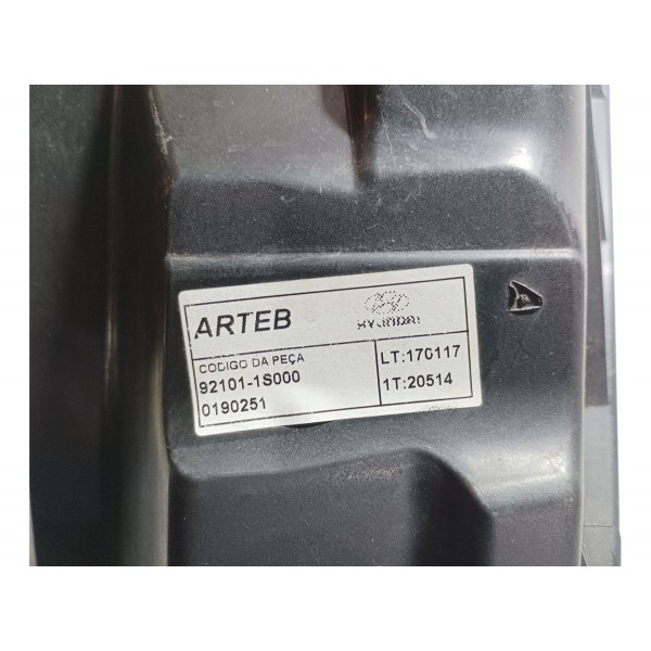 Farol Lado Esquerdo Máscara Negra Hyundai Hb20 Recuperado