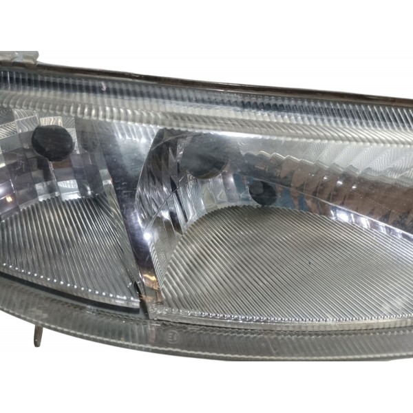 Farol Lado Direito Gm Celta 2001 Recuperado