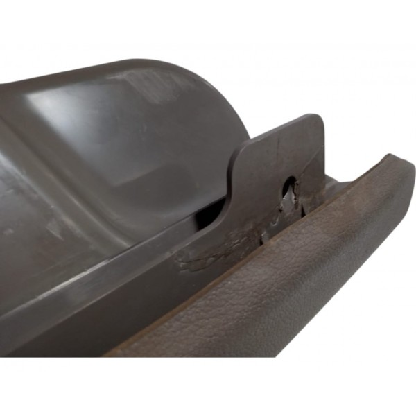 Porta Luvas Gm Zafira Com Detalhes