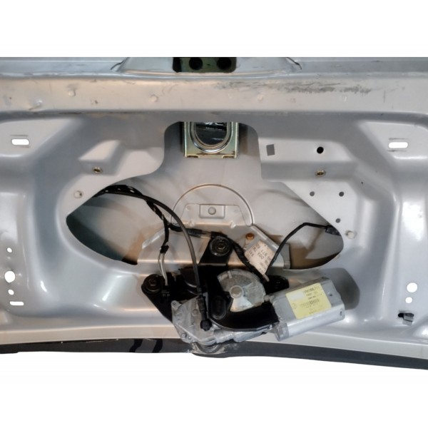 Tampa Traseira Capo Com Vidro Vw Gol G4 2006