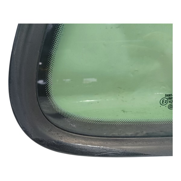 Vidro Fixo Lateral Traseiro Direito Vw Polo 2004