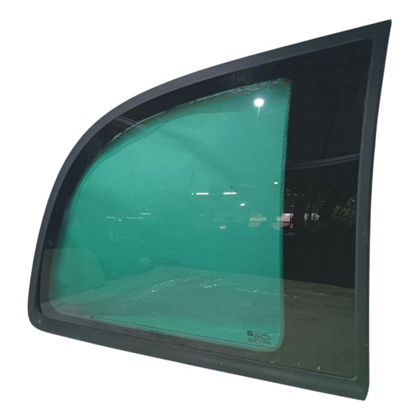 Vidro Fixo Lateral Traseiro Direito Gm Zafira 2003