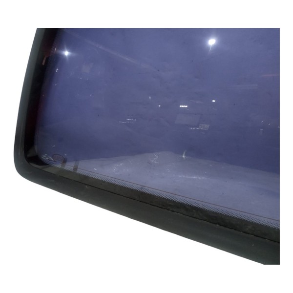 Vidro Fixo Lateral Traseiro Direito Gm Zafira 2003