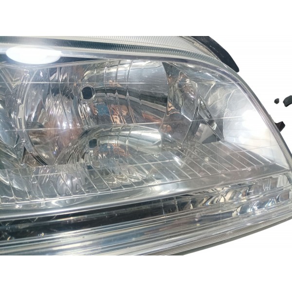 Farol Lado Direito Fiat Idea 2009 Recuperado