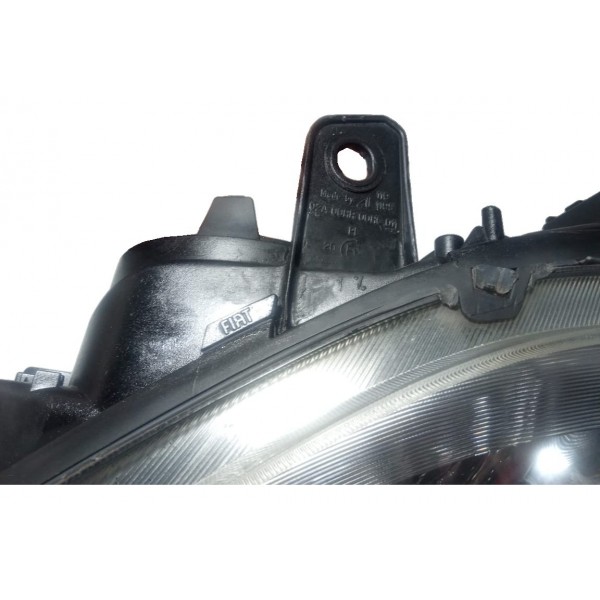 Farol Fiat Bravo 2012 Par Com Detalhe Recuperado