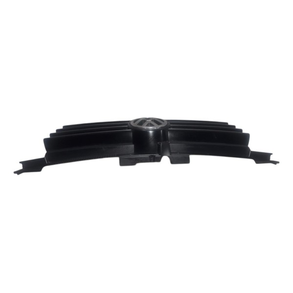 Grade Parachoque Dianteiro Vw Bora 2004 Com Detalhe