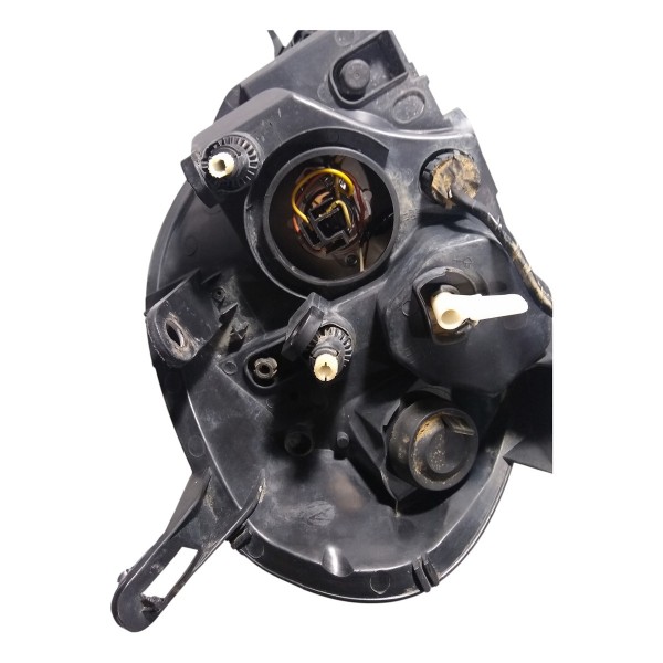 Farol Dianteiro Esquerdo Fiat Punto 2013 Esquerdo/motorista
