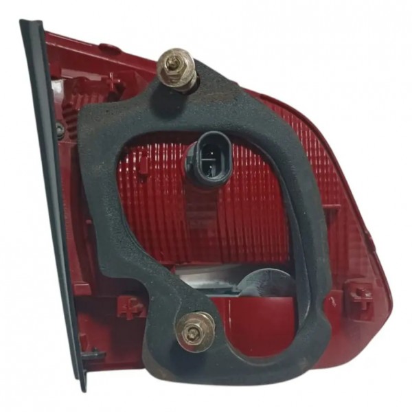 Lanterna Tampa Traseira Lado Direito Vw Spacefox 2014 Direito/passageiro Vermelho