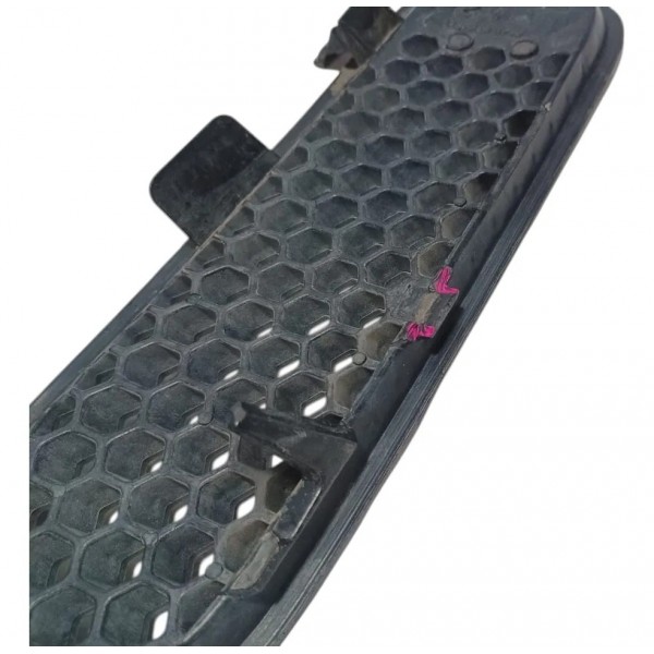 Grade Capo Dianteira Direita Renault Scenic 2003 C/ Detalhe Preto Brilhante