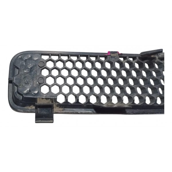 Grade Capo Dianteira Direita Renault Scenic 2003 C/ Detalhe Preto Brilhante