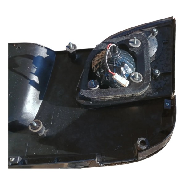 Moldura Acabamento Lanternas Porta Malas Gm Corsa Ls 2011