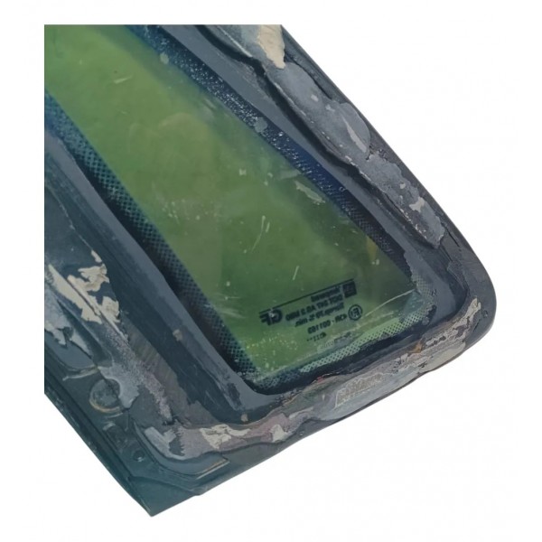 Vidro Fixo Traseiro Direito Gm Corsa Montana 2009 Detalhes