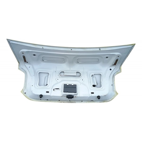 Tampa Traseira Porta Malas Renault Logan 2016 C Detalhes Amarelo