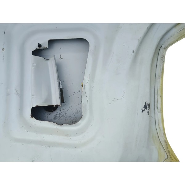 Tampa Traseira Porta Malas Renault Logan 2016 C Detalhes Amarelo