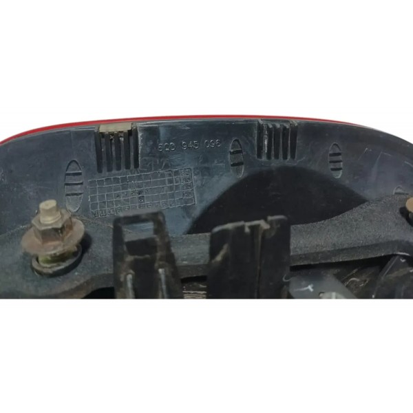 Lanterna Direita Vw Polo Sedan 2007 A 2014 (canto) Direito/passageiro Vermelho